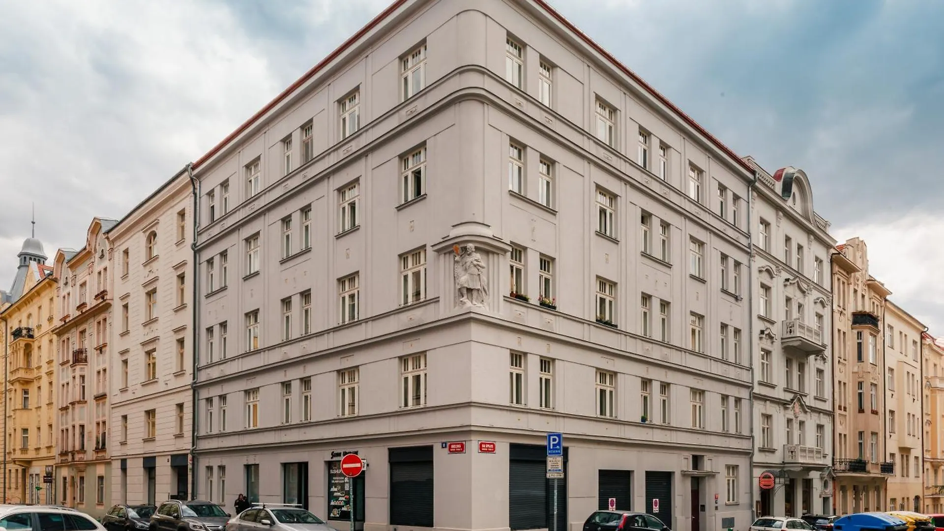 Apartman Peaceful 1 Bedroom Spot With Fast Public Transit Access By Rentero Prága